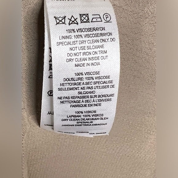 239. French Connection Beaded/Sequin Blouse size 8 - Picture 7 of 8